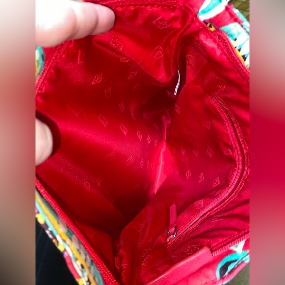 VERA BRADLEY PURSE. - Picture 15 of 16